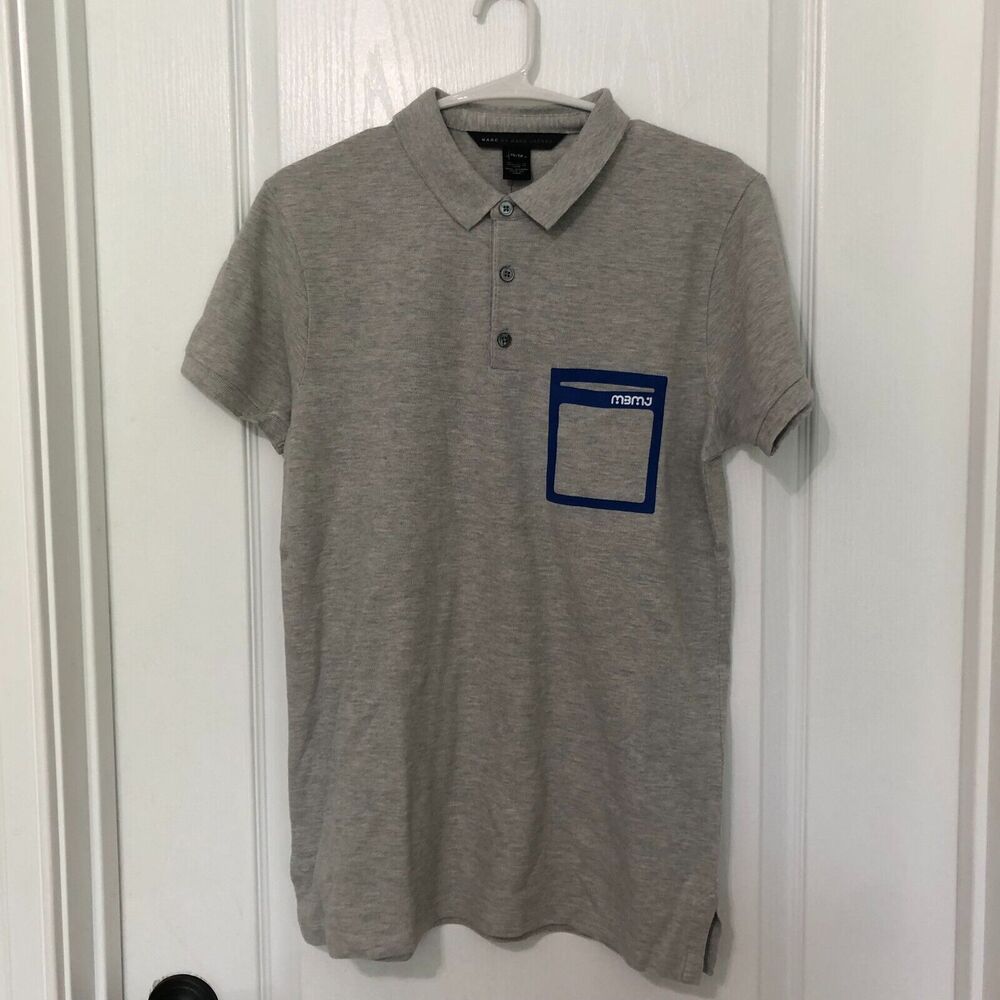 Marc by Marc Jacobs Mens XS Gray Short Sleeve Graphic Pocket Polo Shirt MBMJ NEW